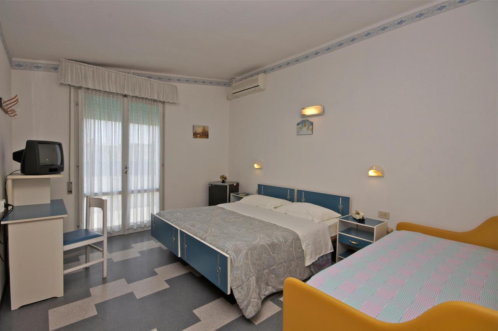 Hotel Victory Чезенатико Экстерьер фото
